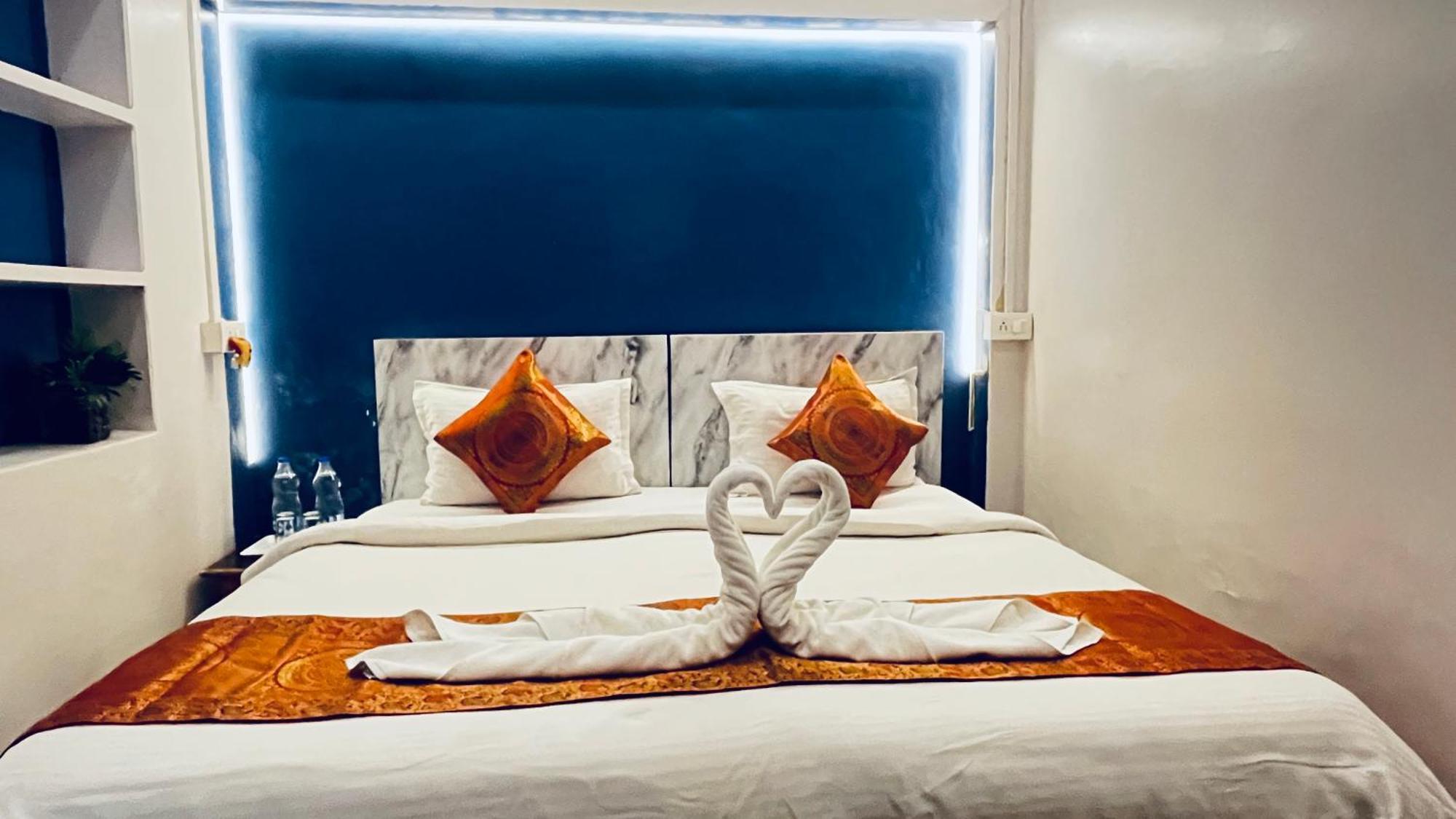 Hotel Vibe N Joy Varanasi Exterior foto