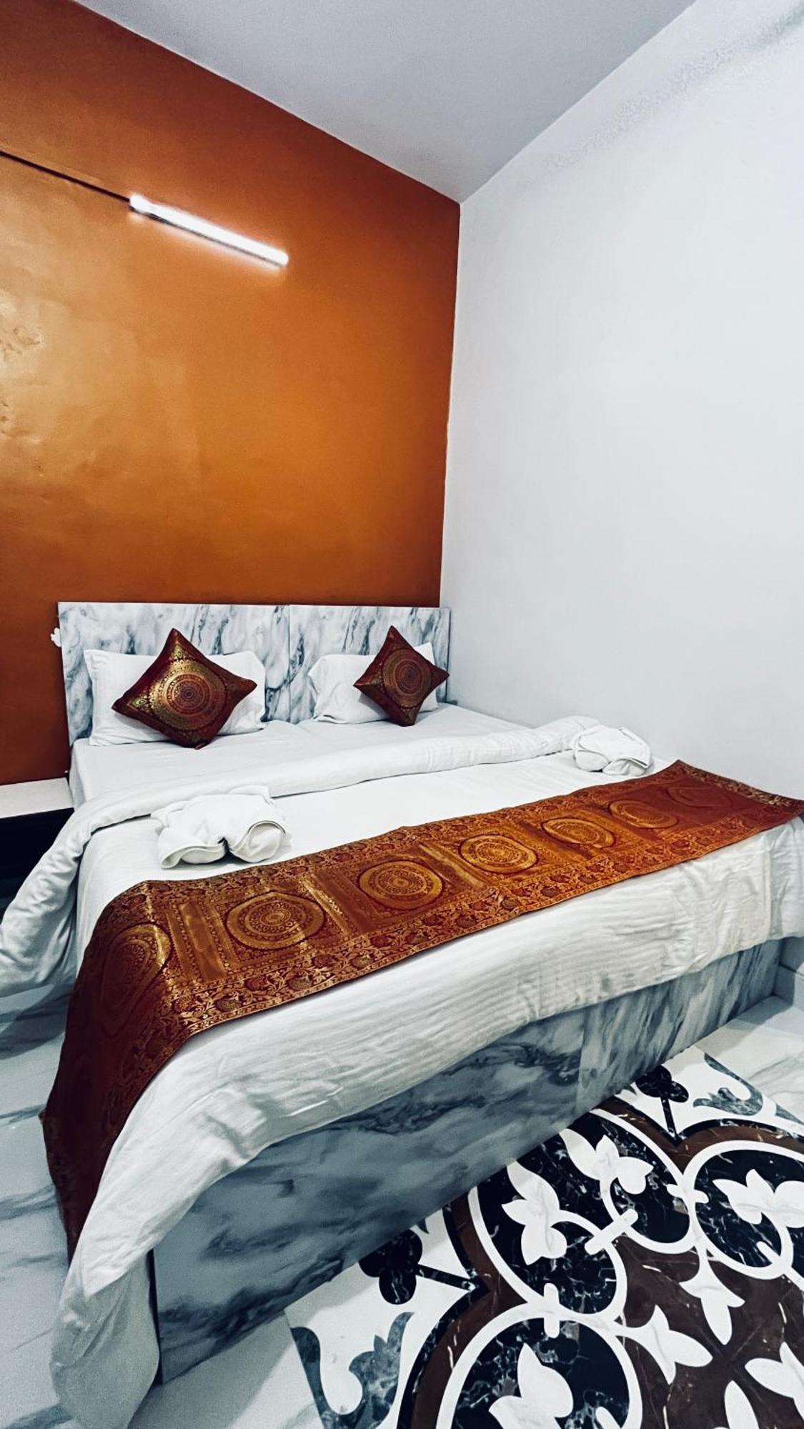 Hotel Vibe N Joy Varanasi Exterior foto