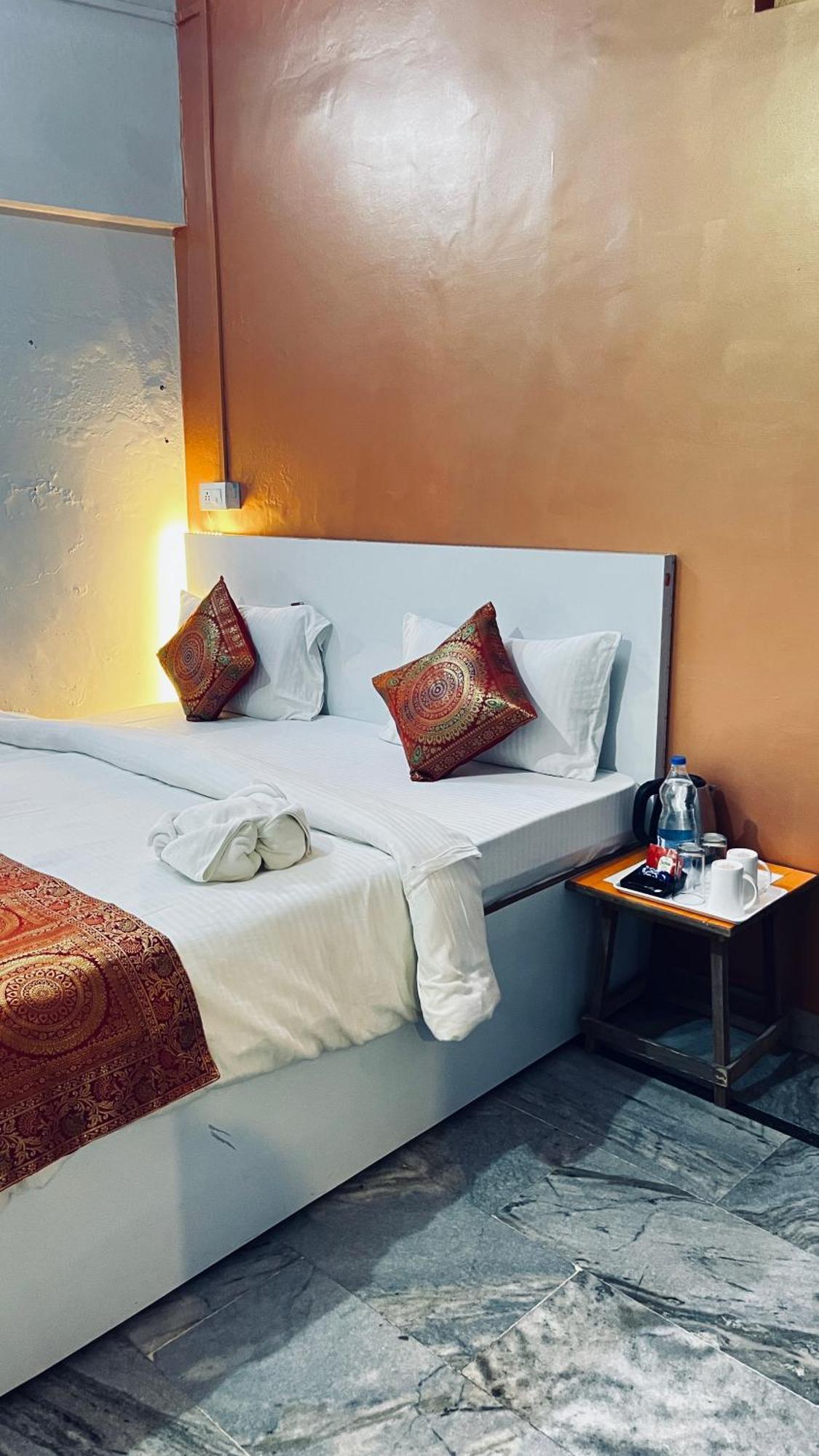 Hotel Vibe N Joy Varanasi Exterior foto