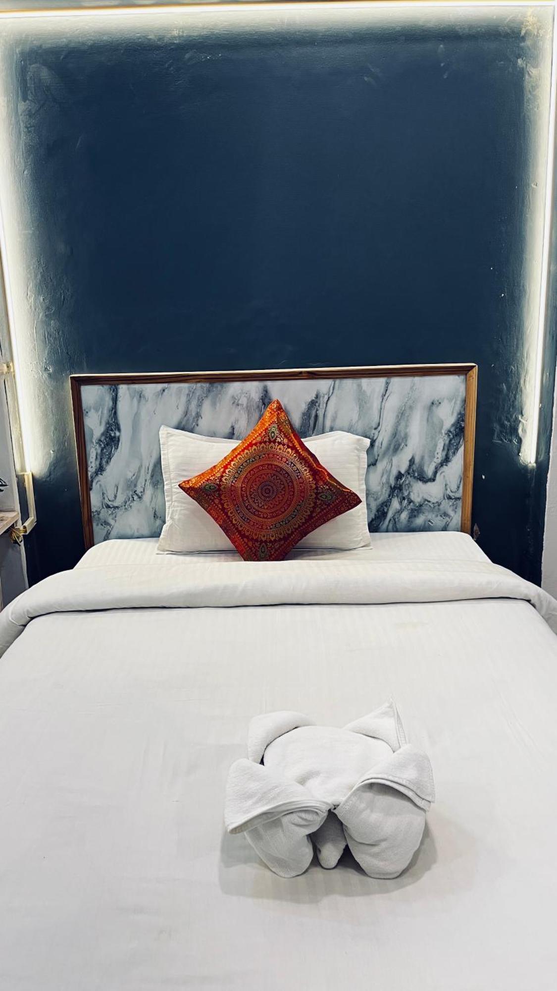 Hotel Vibe N Joy Varanasi Exterior foto